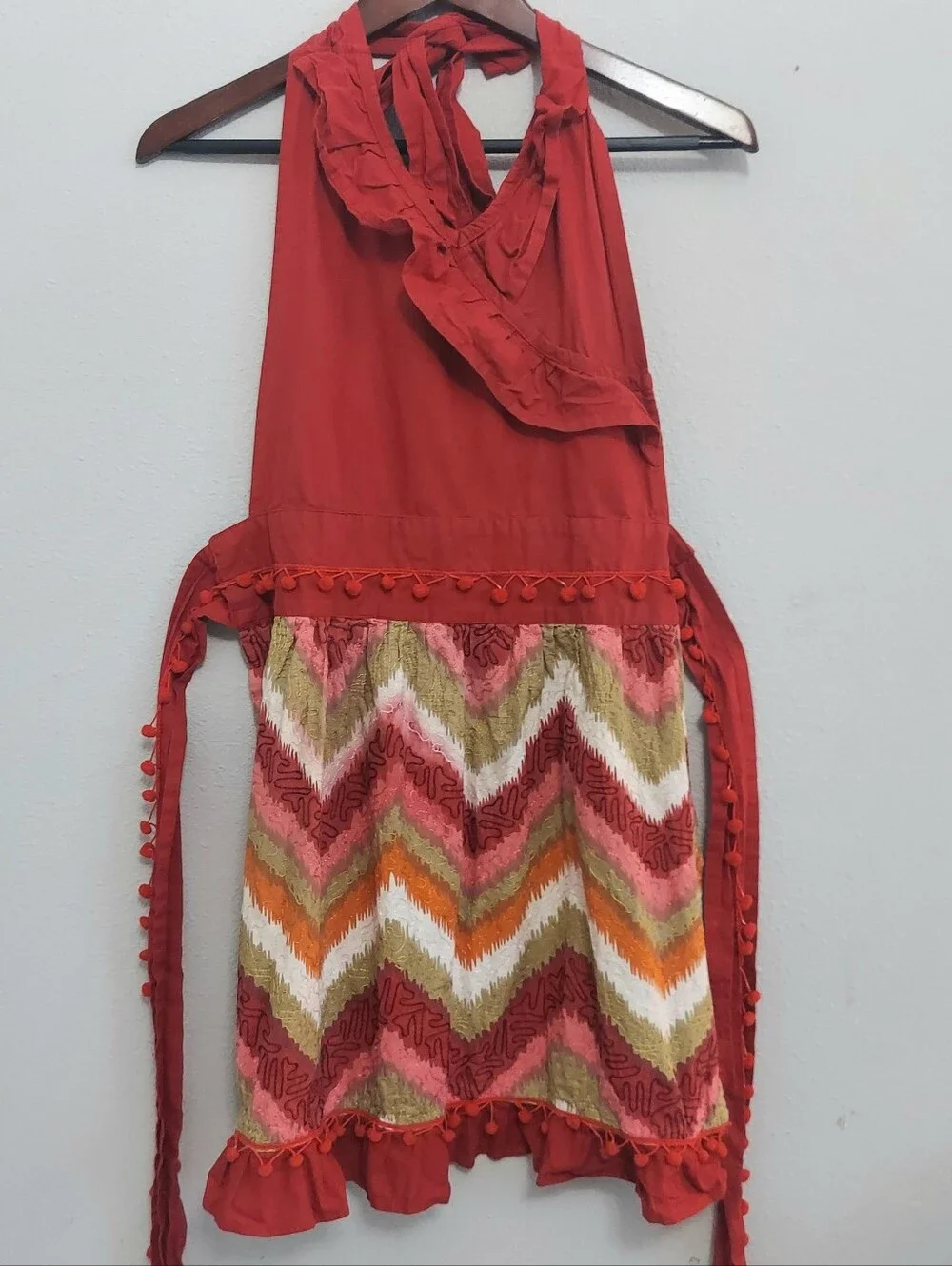 Sur La Table Ruffle & Pompom Detail Halter Red Chevron Apron OS Festive Hostess